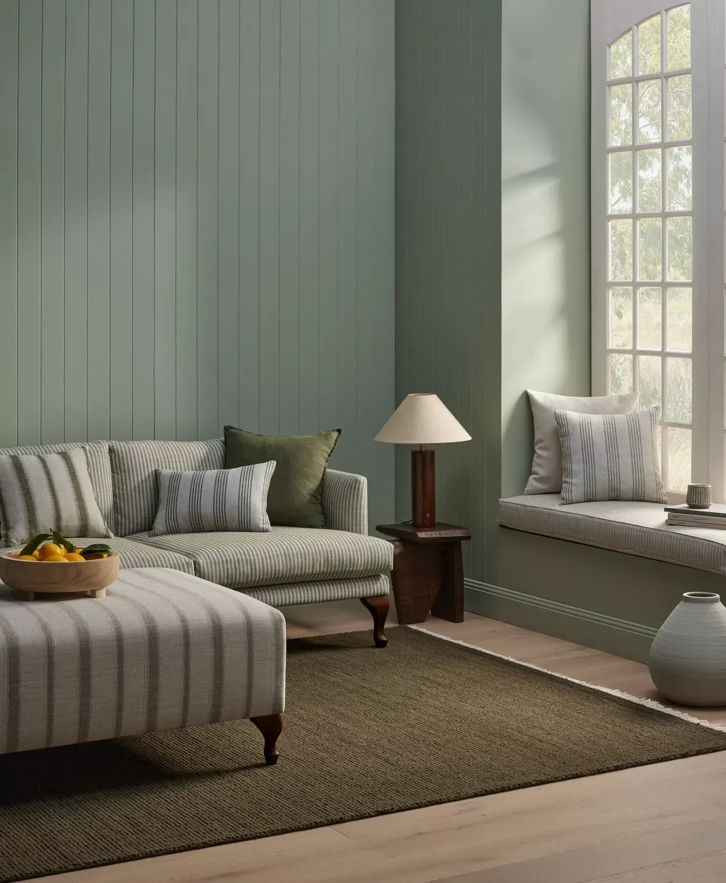 How to choose a window seat cushion: fill, fabric and covers