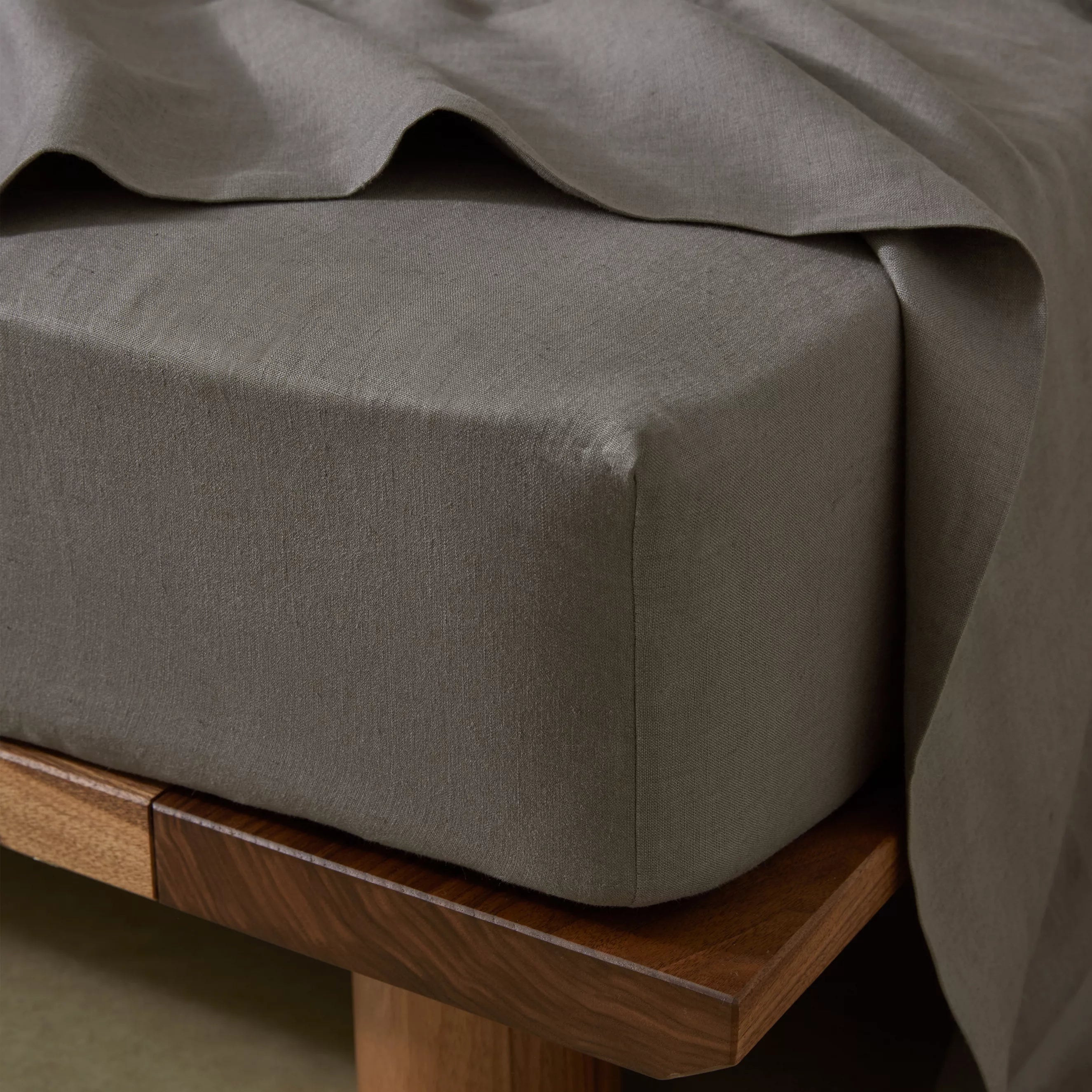 Ravello Linen Fitted Sheet Charcoal