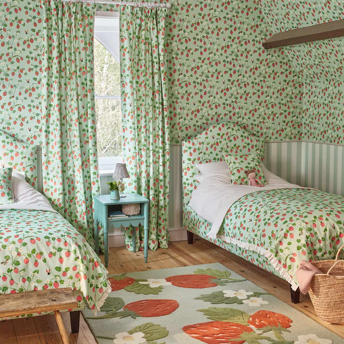 Strawberry Patch Wallpaper – view 2